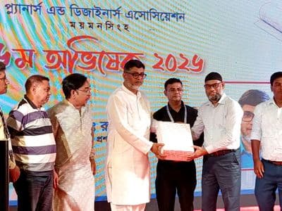 গৃহিনীদের প্রতি সিটি প্রশাসকের অনুরোধ : বাসার বর্জ্য ড্রেনে ফেলবেন না 