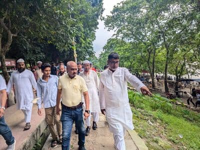 জয়নুল আবেদীন পার্ক পরিদর্শনে এমপি ওয়াহাব আকন্দ ও সিটি প্রশাসক রোকন