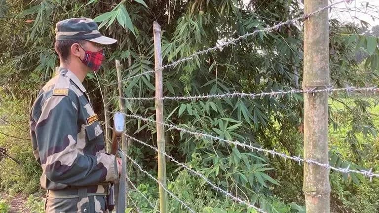 'বাংলাদেশি অনুপ্রবেশকারী' যেভাবে ফেরত পাঠাতে চায় শুভেন্দু অধিকারীর সরকার