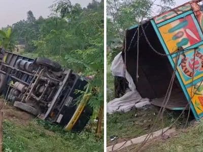 টাঙ্গাইলে যমুনা সেতুর পূর্ব প্রান্তে ট্রাক উল্টে নিহত ১৫