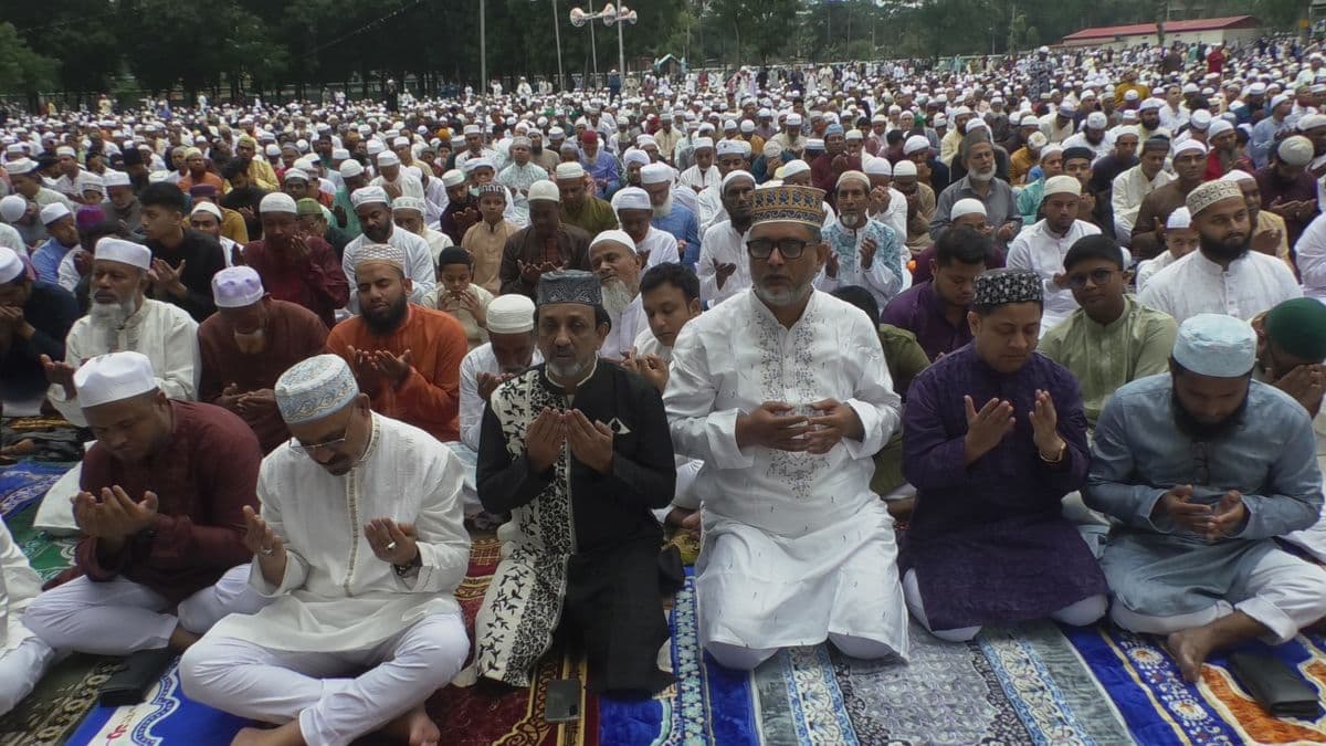 ময়মনসিংহে আড়াই হাজার মাঠ ও মসজিদে পবিত্র ঈদুল আযহার জামাত অনুষ্ঠিত