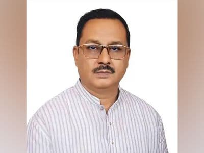 অনৈতিক কর্মকাণ্ডে জড়িত থাকায় এমপি ফখর উদ্দিন আহমেদ বাচ্চুকে শোকজ