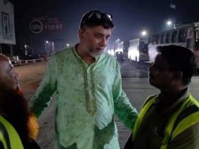 মধ্যরাতে হাতেনাতে চাঁদাবাজ ধরে পুলিশে দিলেন মসিক প্রশাসক