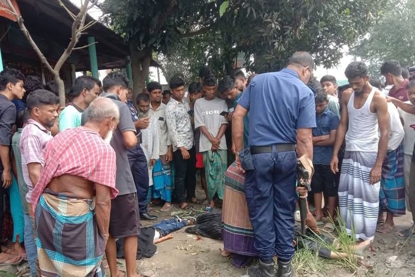 ময়মনসিংহে পিকআপের ধাক্কায় বাবা-ছেলের মৃত্যু