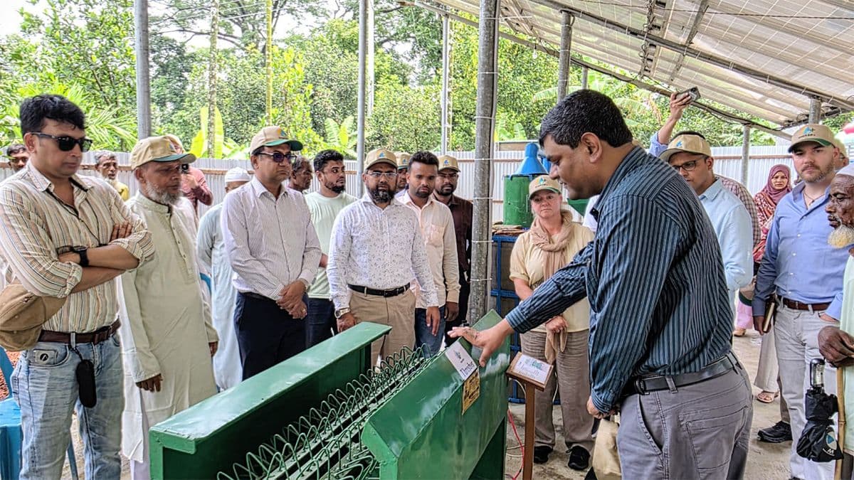 ডিজেলের বদলে সৌরশক্তি, কৃষিতে নতুন সম্ভাবনা দেখাল বাকৃবি