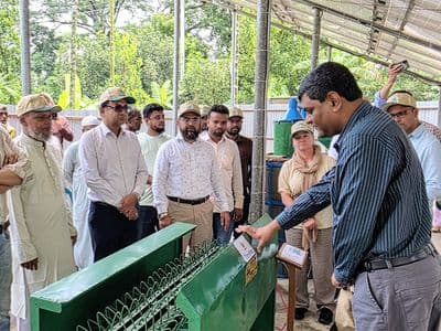 ডিজেলের বদলে সৌরশক্তি, কৃষিতে নতুন সম্ভাবনা দেখাল বাকৃবি