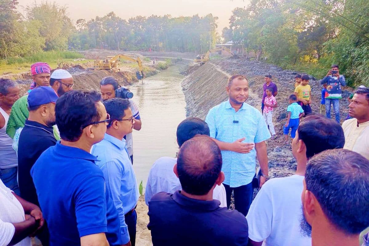মুক্তাগাছায় সিংড়ার খাল পুনঃখনন কর্মসূচি পরিদর্শন করলেন জেলা প্রশাসক