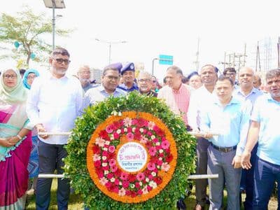১৬ জুলাই শহীদ দিবস উপলক্ষে জুলাই চত্বরে শ্রদ্ধাঞ্জলি