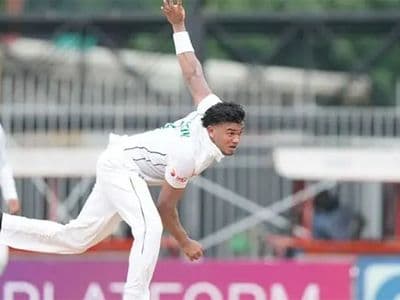 বিনা উইকেটে ৫০ রান নিয়ে চা-বিরতিতে পাকিস্তান