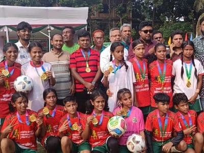 গোল্ডকাপ ফুটবলে নান্দাইলের বালিকাদের জয়, তথ্য প্রতিমন্ত্রীর অভিনন্দন