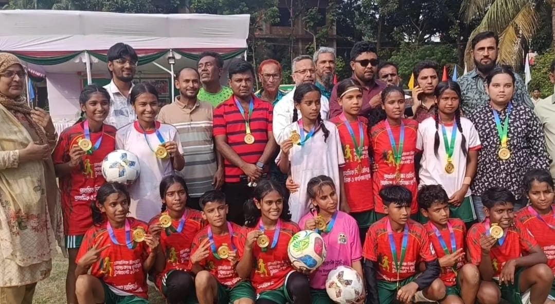 গোল্ডকাপ ফুটবলে নান্দাইলের বালিকাদের জয়, তথ্য প্রতিমন্ত্রীর অভিনন্দন