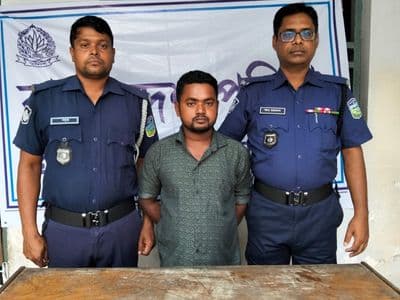 ত্রিশালে ব্যাটারি চালিত অটোরিকশাসহ আটক চোর
