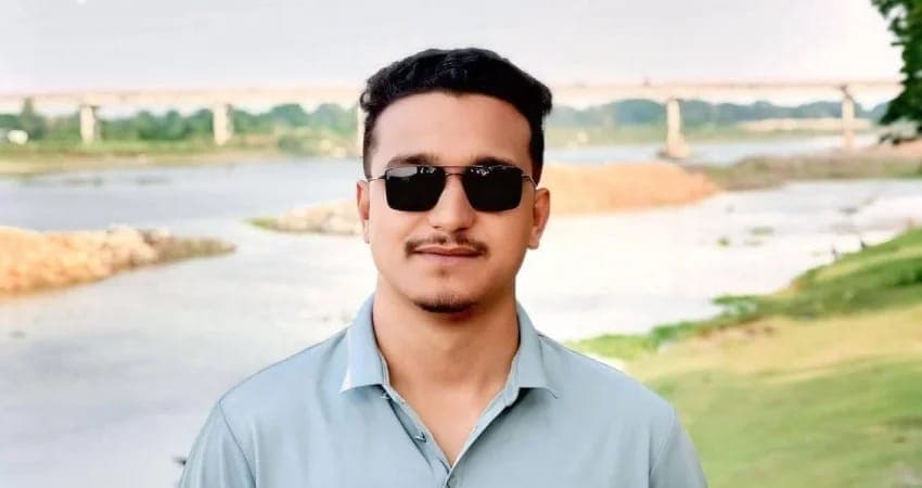 পূূর্বশত্রুতায় ছাত্রলীগকর্মী রবিনকে খুন করে যুবলীগকর্মী রাজীব, পিস্তল-গুলিসহ গ্রেপ্তার