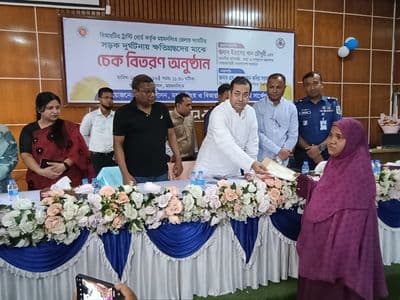 সড়কে জনসচেতনতা বাড়লে দুর্ঘটনা কমবে : তথ্য প্রতিমন্ত্রী ইয়াসের খান চৌধুরী