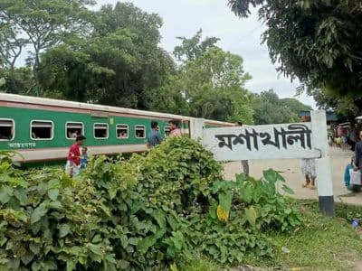 গফরগাঁওয়ে ট্রেনের ইঞ্জিন বিকল হয়ে ২ ঘণ্টা যোগাযোগ বন্ধ