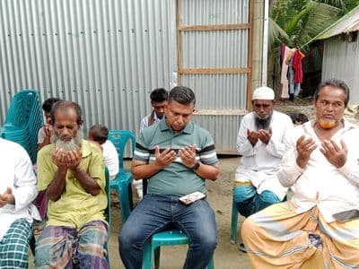 মাথা গোঁজার স্বপ্ন পূরণ : প্রতিবন্ধী ইদ্রিসের পাশে ত্রিশাল মানবকল্যাণ ফাউন্ডেশন