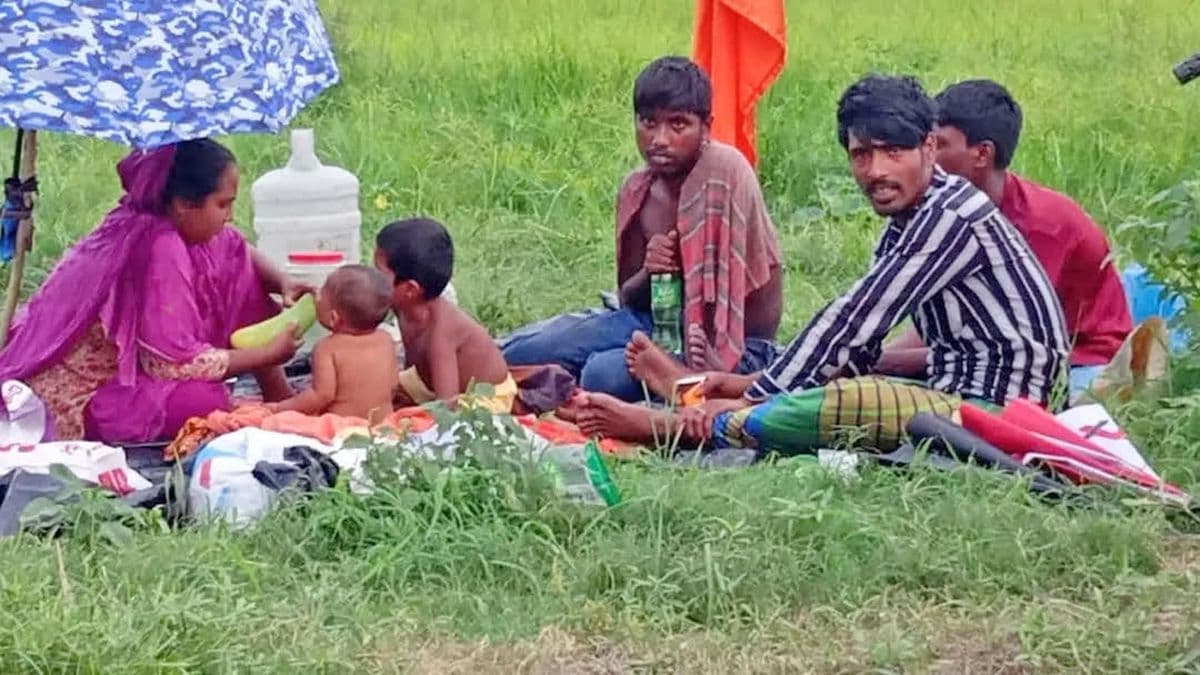ময়মনসিংহের ৫ জন রৌমারী সীমান্তে মানবেতর জীবন