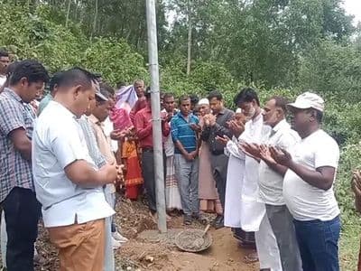 দুর্গাপুর সীমান্তে বন্যহাতির উপদ্রব ঠেকাতে সোলার স্ট্রিটলাইট স্থাপন