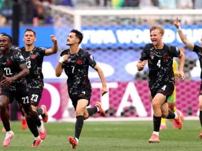 দক্ষিণ আফ্রিকাকে কাঁদিয়ে শেষ ষোলোতে কানাডা