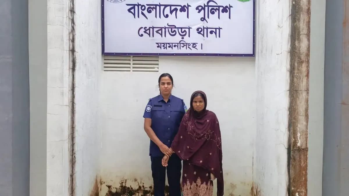 টিকটকে মদ বিক্রির প্ররোচনার অভিযোগে তরুণী গ্রেপ্তার
