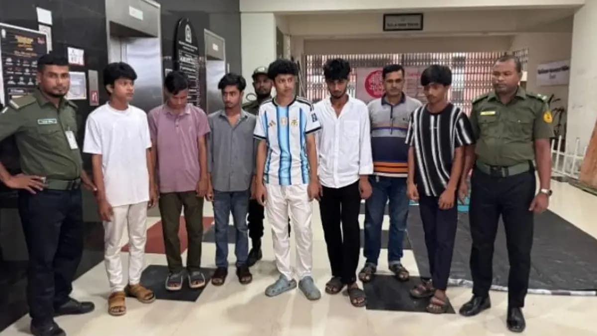 নজরুল বিশ্ববিদ্যালয়ে নারী শিক্ষার্থীদের গোপনে ভিডিও ধারণ : দশম শ্রেণির ৬ শিক্ষার্থী আটক
