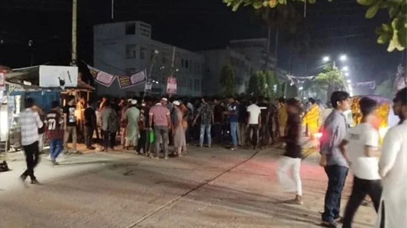 বাকৃবিতে দুই হলের শিক্ষার্থীদের মধ্যে সংঘর্ষে ১৩ জন আহত