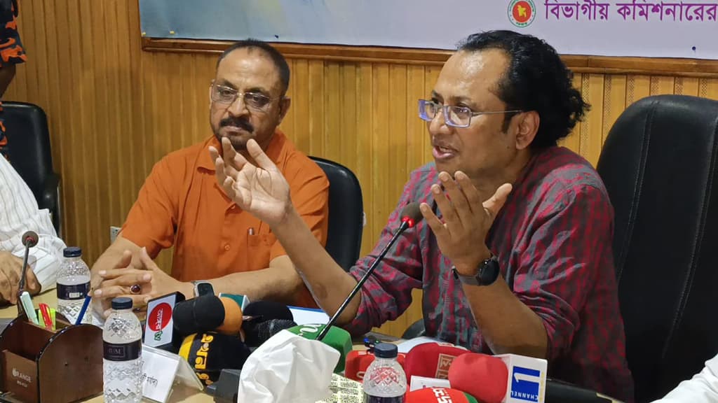 সরকার গ্যাস-সংকট নিরসনে কাজ করছে: তথ্য উপদেষ্টা