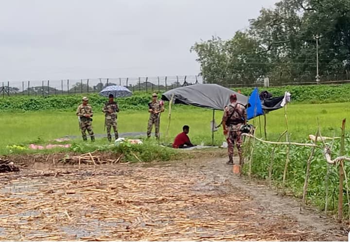 ৭ দিন ধরে রৌমারীর শূন্যরেখায় পাঁচজন খোলা আকাশের নিচে