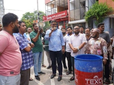 নগর পরিচ্ছন্নতায় নতুন উদ্যোগ: শহরের গুরুত্বপূর্ণ মোড়ে ময়লার ড্রাম স্থাপন