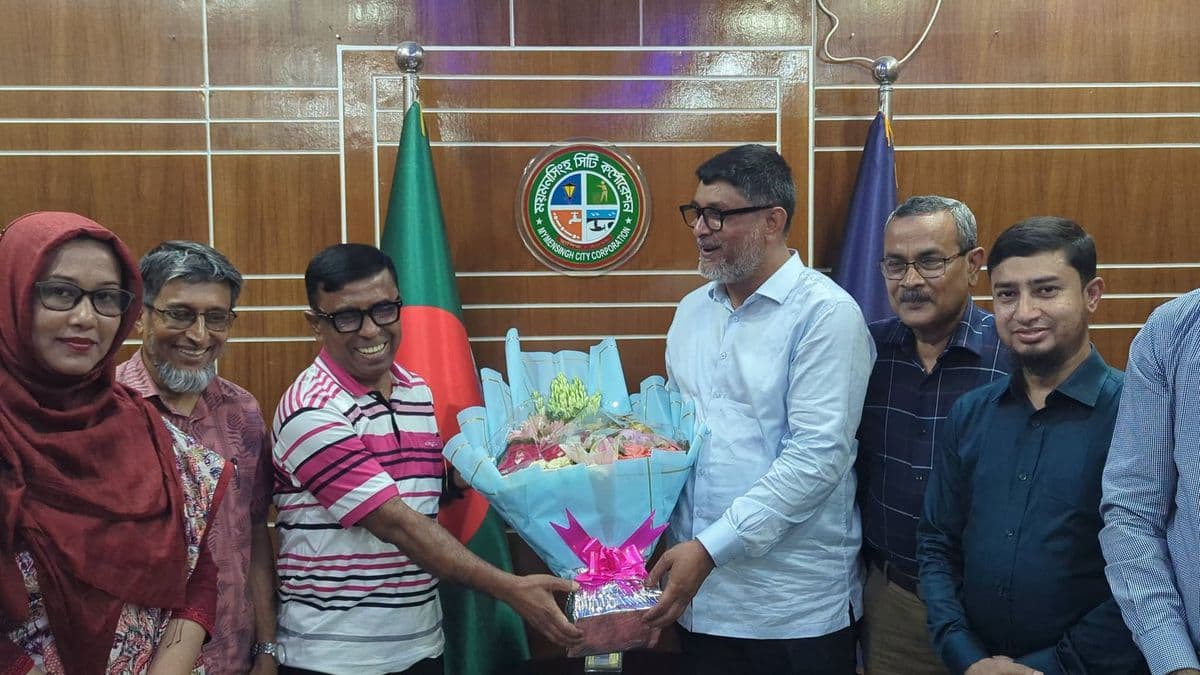 ময়মনসিংহ সিটি কর্পোরেশনের চলমান উন্নয়ন প্রকল্প পরিদর্শন ও মতবিনিময় সভা অনুষ্ঠিত