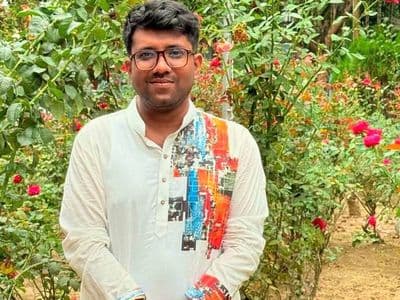 দাঁড়িয়ে থাকা ট্রাকে প্রাইভেট কারের ধাক্কায় বিচারক নিহত