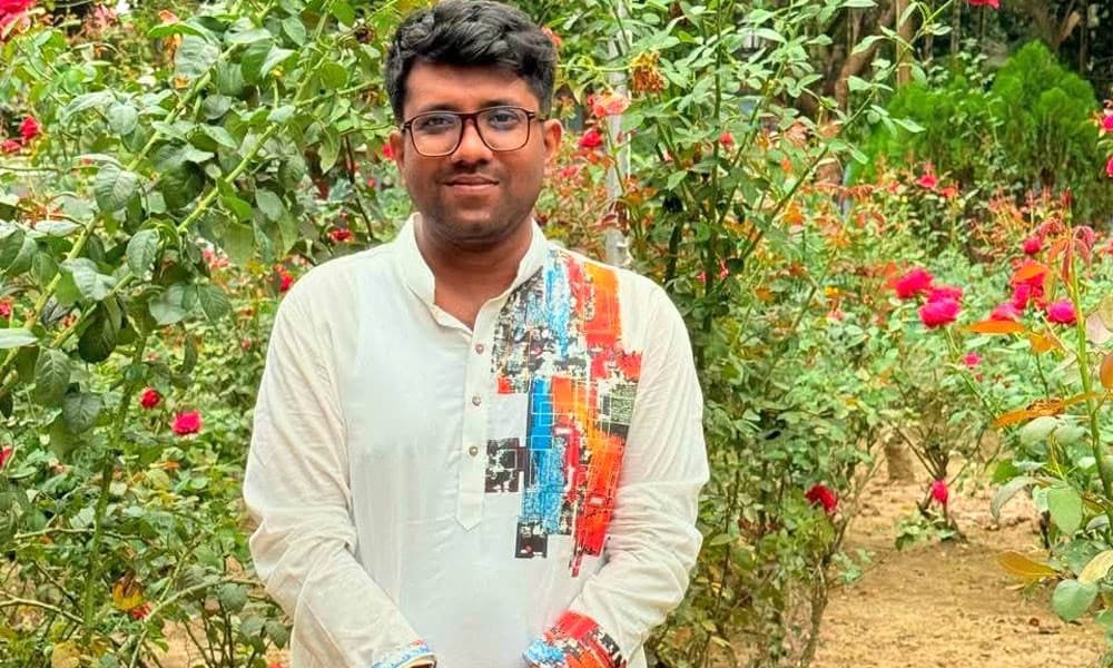 দাঁড়িয়ে থাকা ট্রাকে প্রাইভেট কারের ধাক্কায় বিচারক নিহত