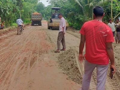 তথ্য প্রতিমন্ত্রীর উদ্যোগে মধুপুর-দেওয়ানগঞ্জ সড়কের সংস্কার কাজ শুরু
