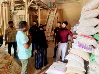 লাইসেন্স ও মানবিহীন খাদ্য উৎপাদন করায় এম ফিড মিলসকে ৫০ হাজার টাকা জরিমানা