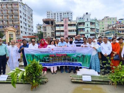 ময়মনসিংহে ৫৩টি পরিবারে সেলাই মেশিন ও হুইলচেয়ার বিতরণ